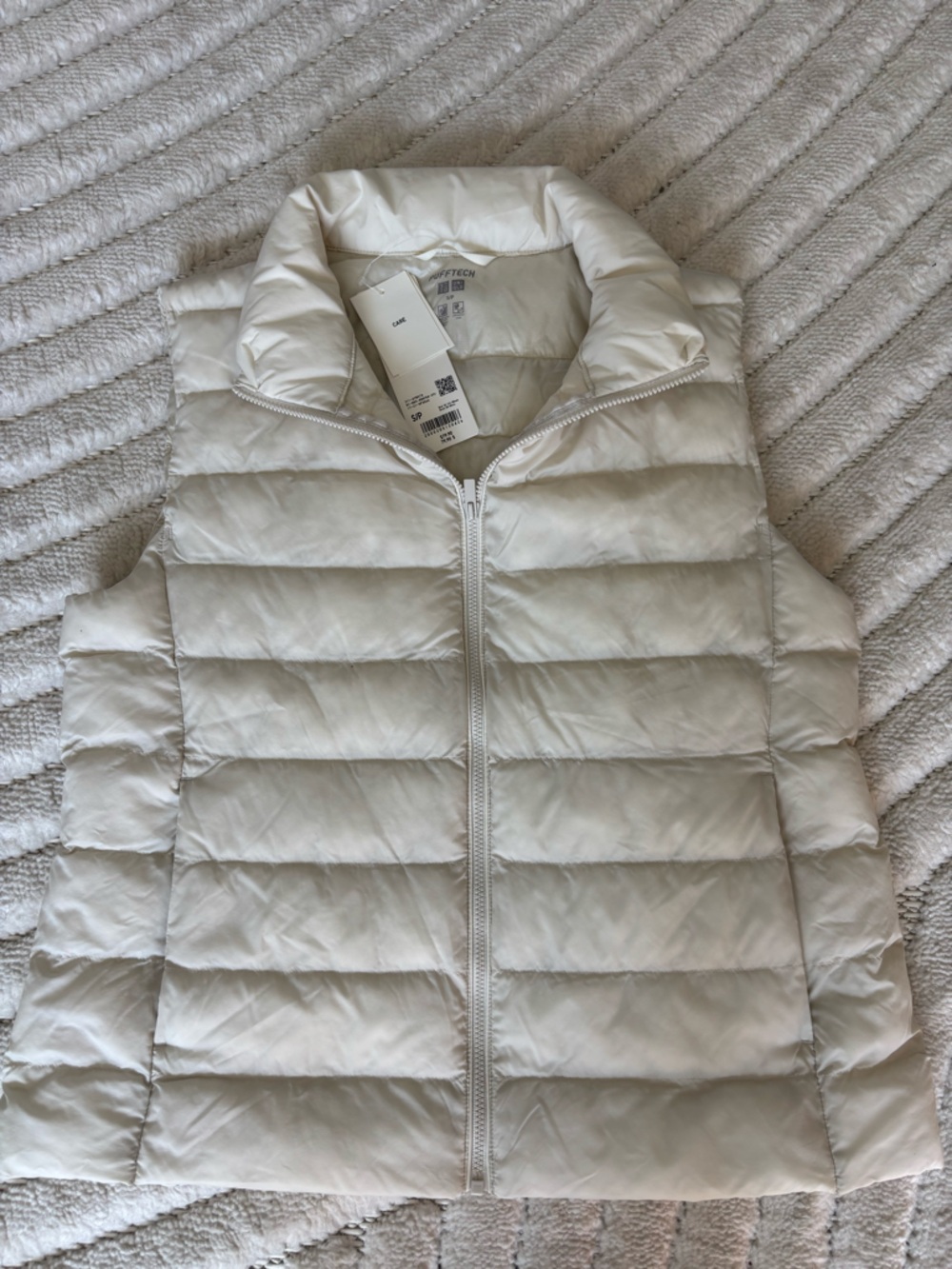 Uniqlo White Quilted Puffer Vest